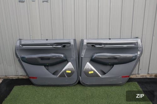 Комплект боковых штор и обивки дверей второго ряда EV9 с подсветкой