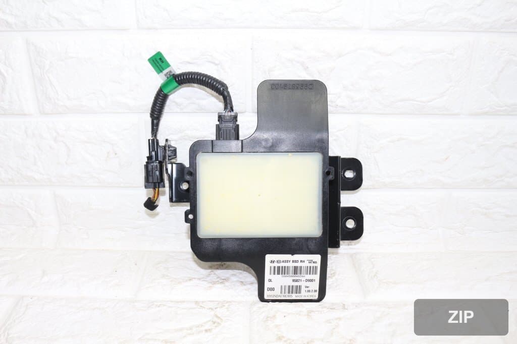 Датчик BSD правой двери Sportage QL 95821D9001