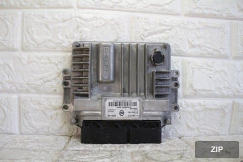 Блок управления двигателем ECU 6715401332