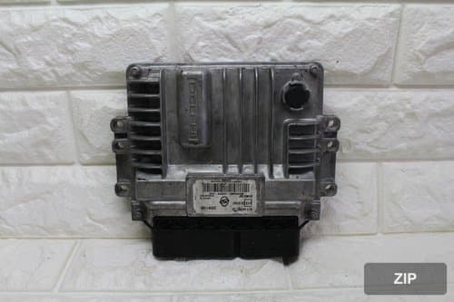 Блок управления двигателем ECU 6715400732