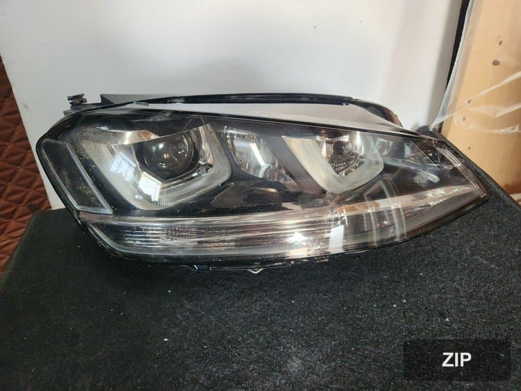 Фара правая HID, 11 пинов