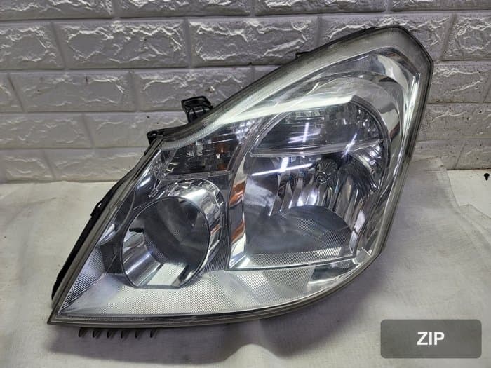 Фара передняя левая (HID)
