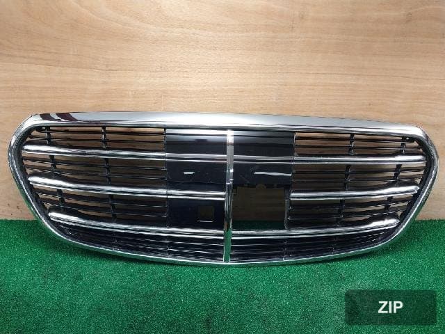 Деталь передней части Mercedes-Benz S400 d