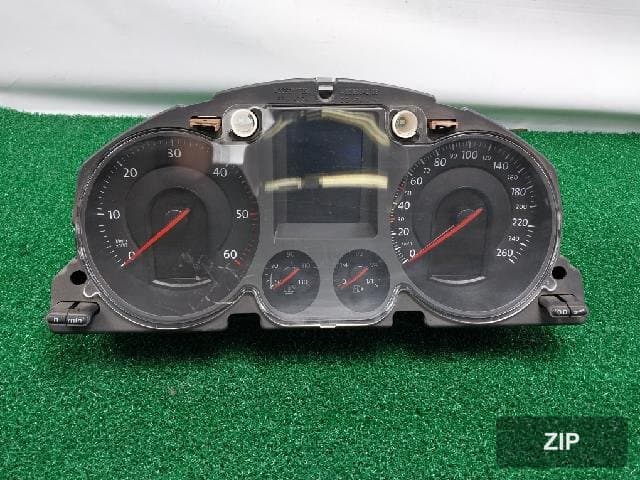 Внутренняя часть салона Volkswagen New Passat (3C0 920 870Q)