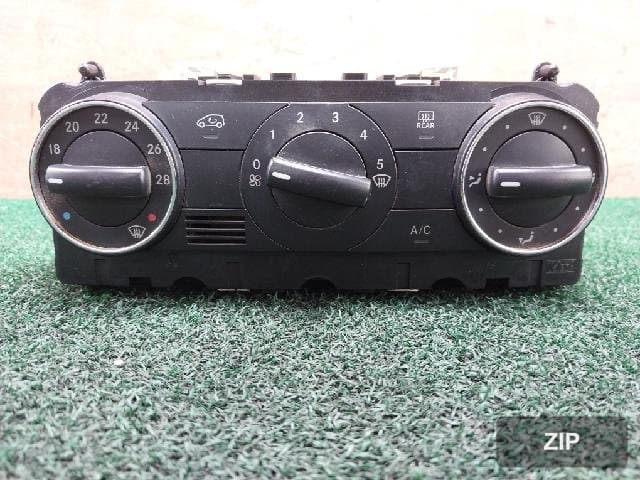 Блок управления климатом Mercedes-Benz B200 (A1699000900)