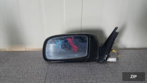 Боковое зеркало