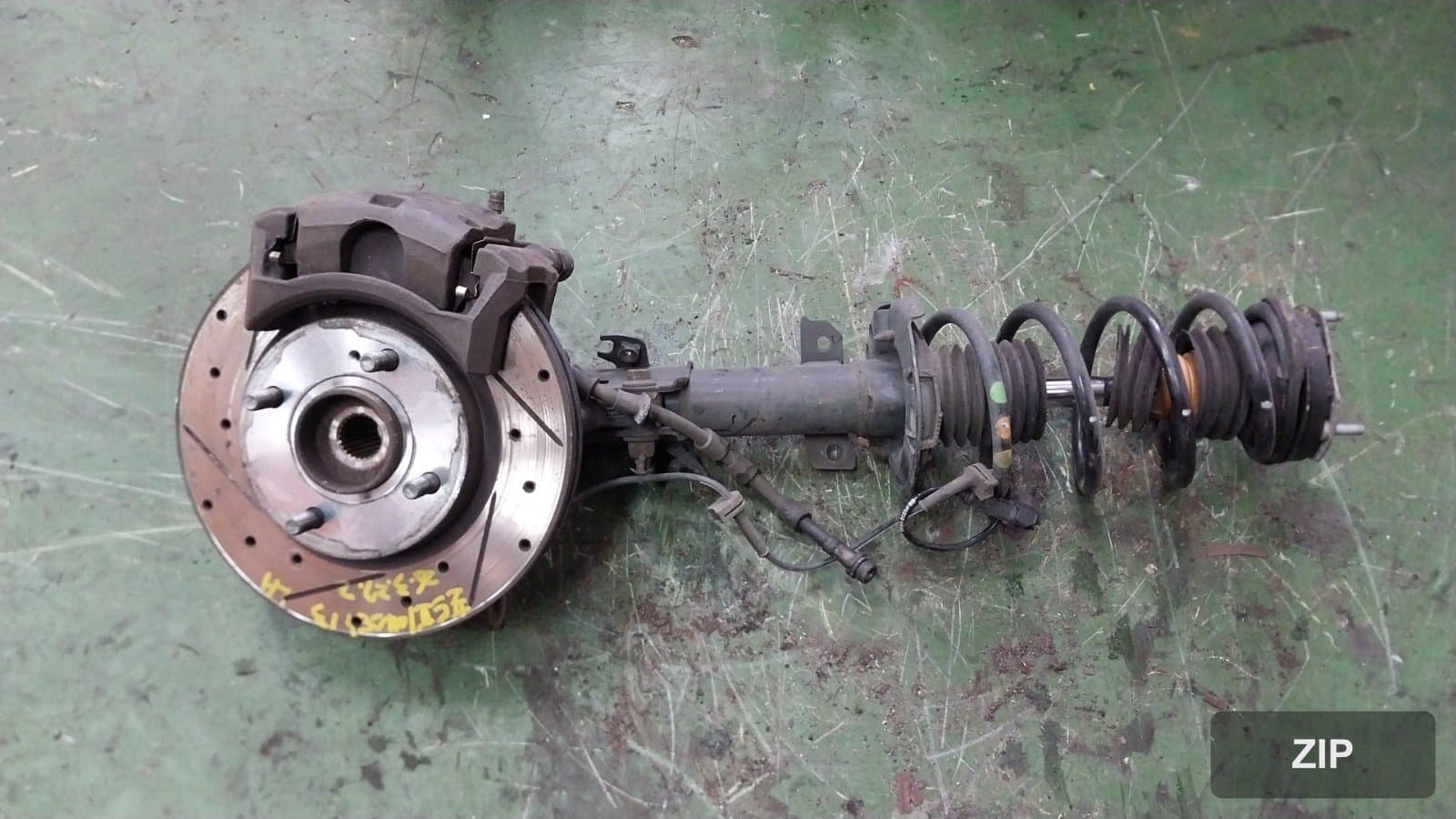 Ford Fiesta 2013 — кулак поворотный левый AY1C3K171BA