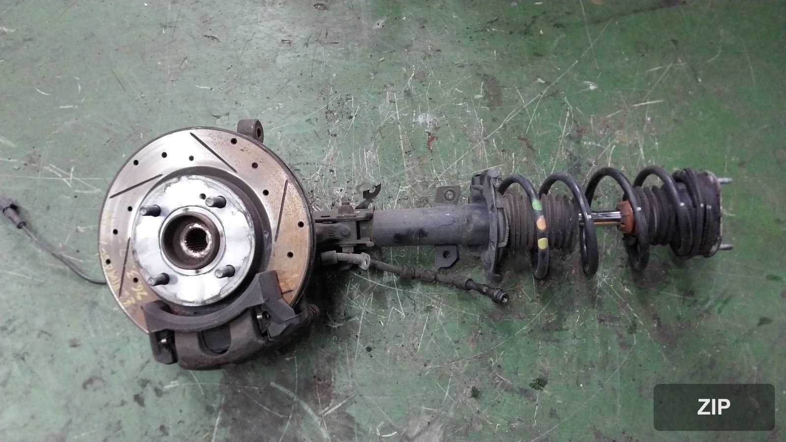 Ford Fiesta 2013 — поворотный кулак передний правый AY1C3K170BA