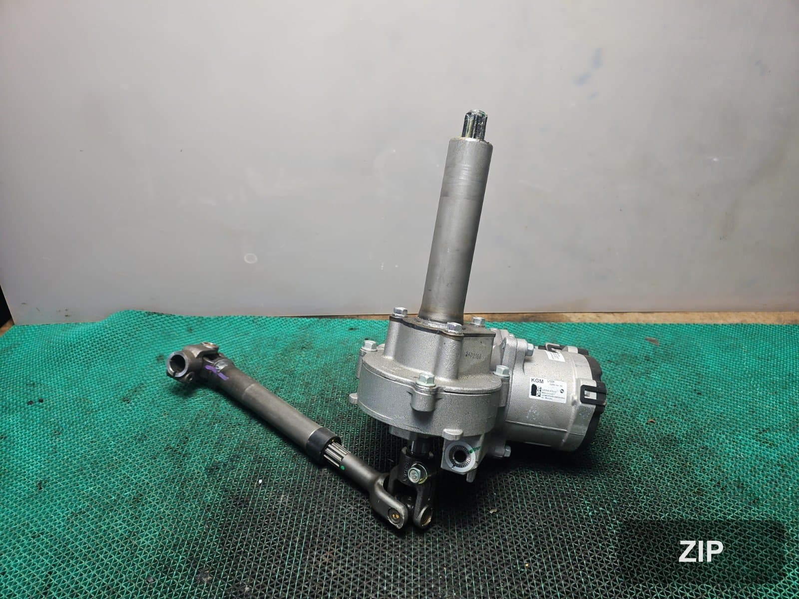 KG모빌리티 Torres EVX E5 2023 — вал рулевой колонки 4620042000