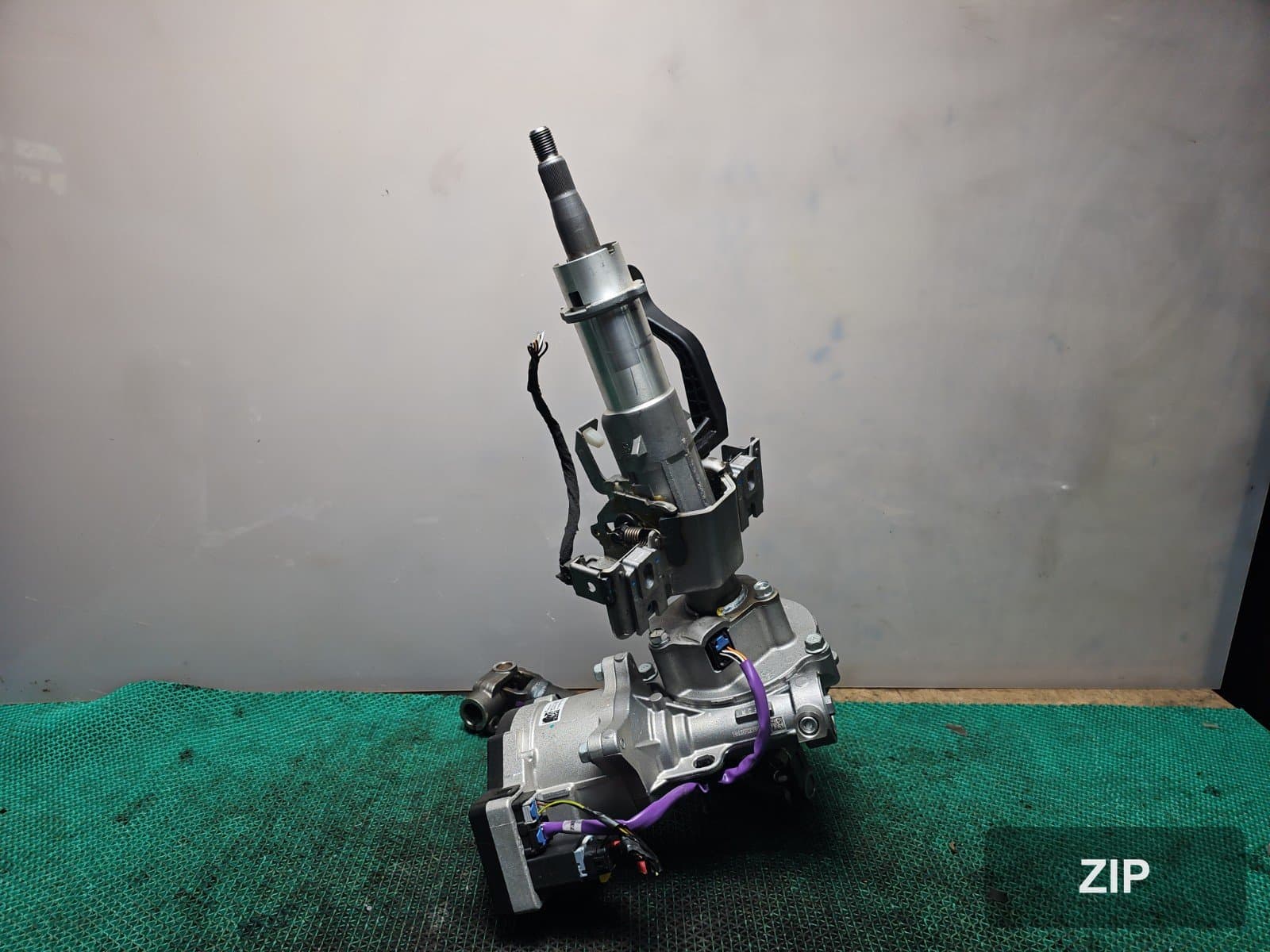 KG모빌리티(쌍용) Torres EVX E5 2024 — вал рулевой колонки 4620042000