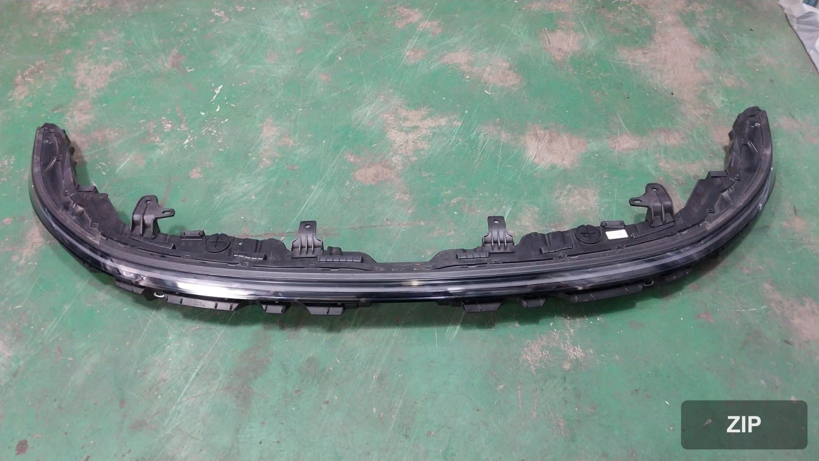 Hyundai Grandeur (GN7) 2024 — лампа центральная позиционная 92209N1100