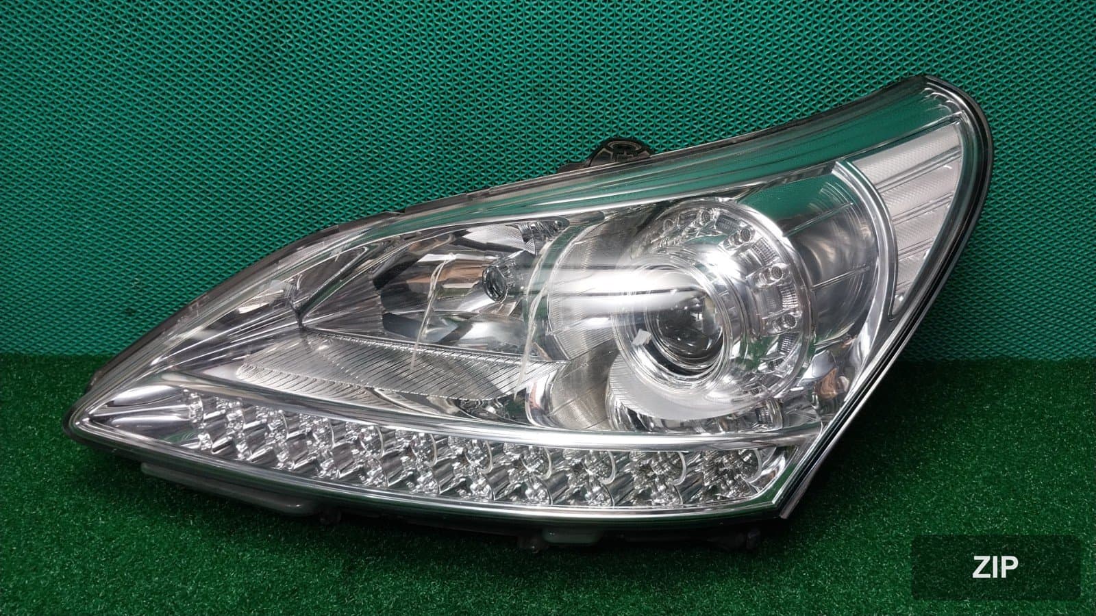 Hyundai Equus VI 2012 — фара левая