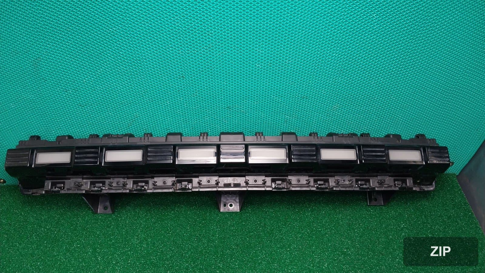 KG모빌리티(쌍용) Torres EVX E5 2024 — лампа центральная позиция