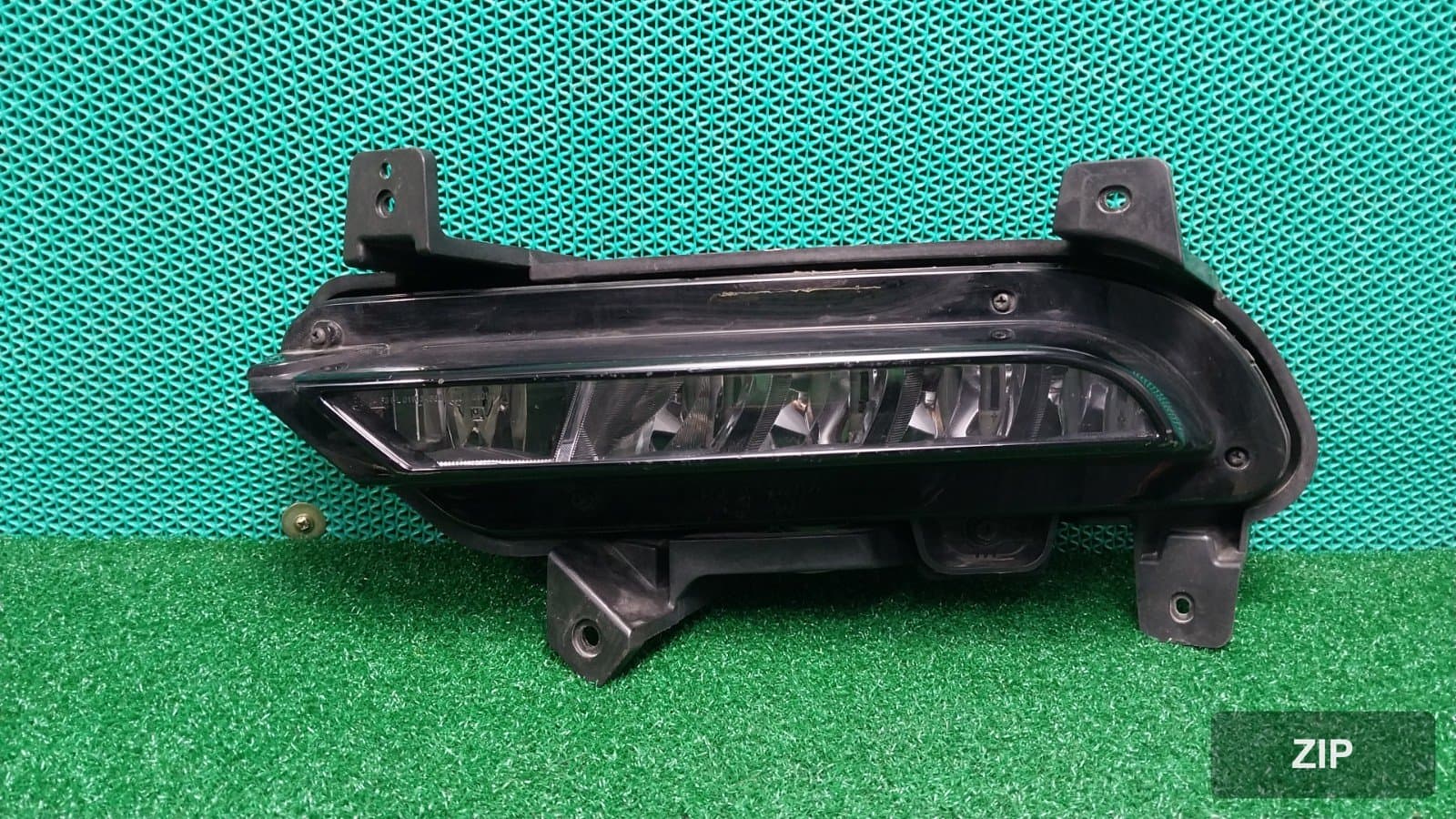 KG Mobility (Ssangyong) Rexton G4 2018 — противотуманная фара левая (сторона водителя) 8320136010