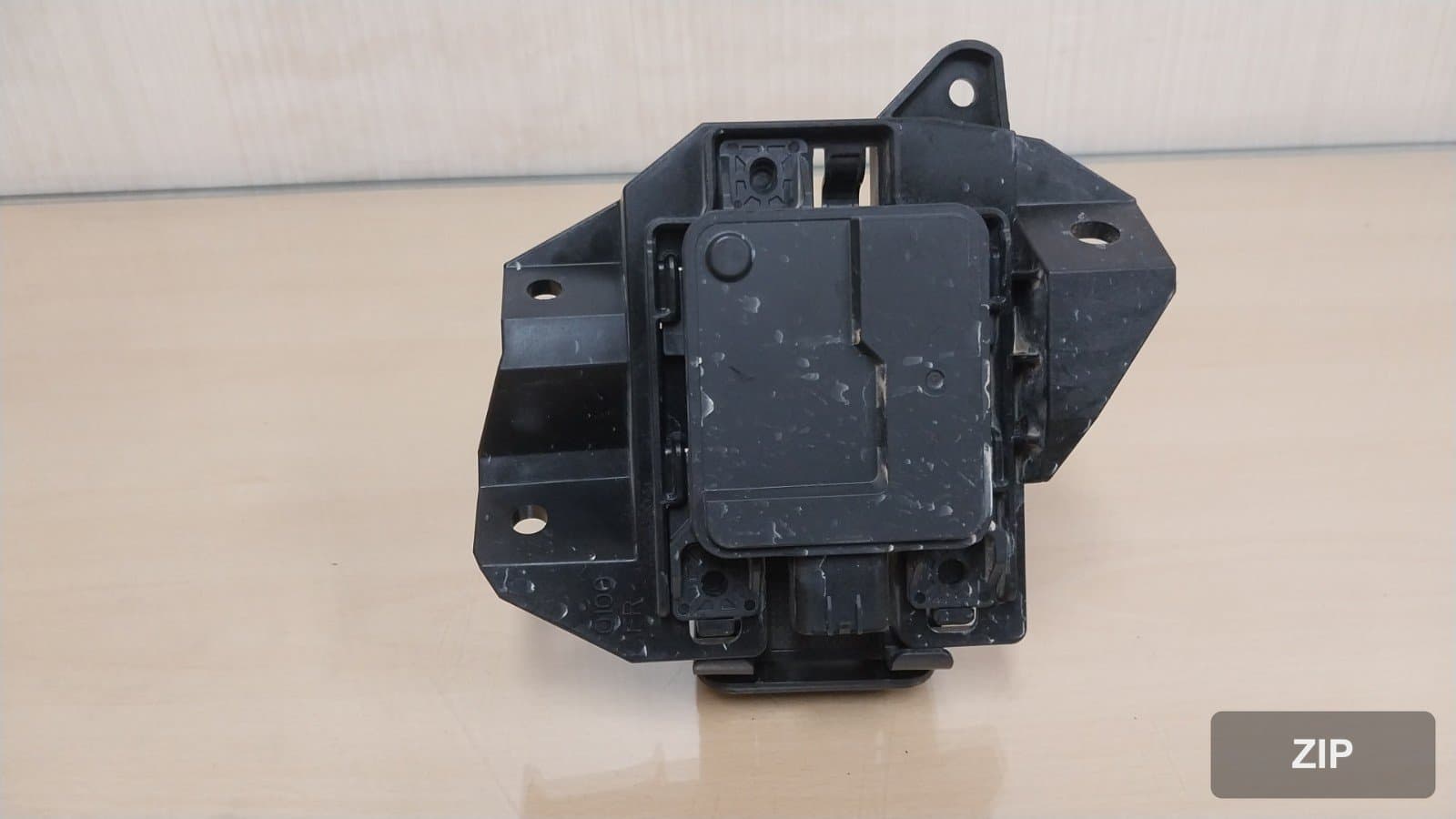 KG Mobility (Ssangyong) электро 2WD 2025 — передний угловой радар правый 8661044300
