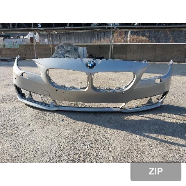 BMW 520d 2016 — передний бампер 7341975-08