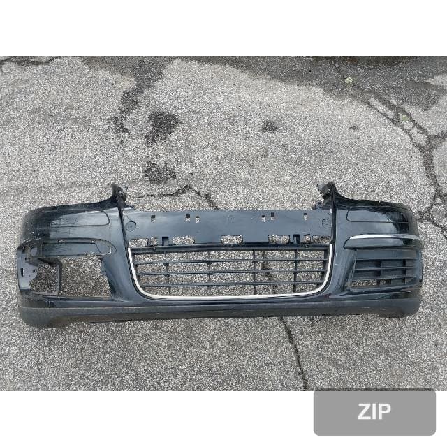 Volkswagen Jetta 2011 — передний бампер