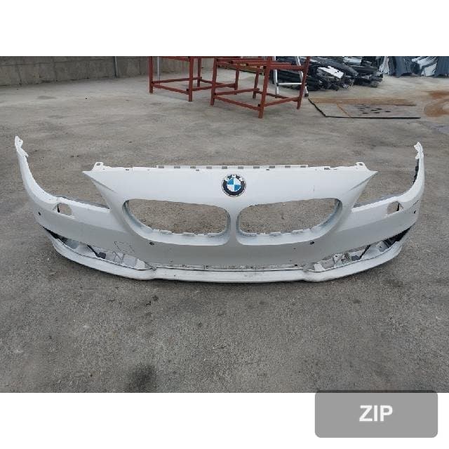 BMW 520d 2016 — передний бампер 7341970-07
