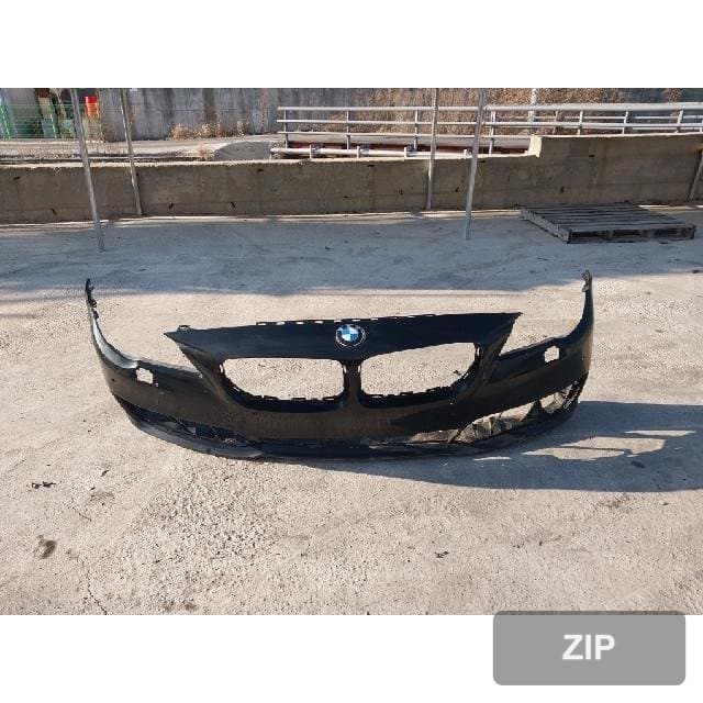 BMW 520d 2016 — передний бампер 7341839-08
