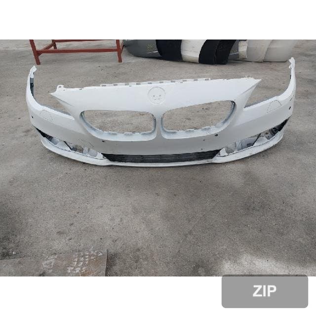 BMW 520d 2015 — передний бампер 7341970