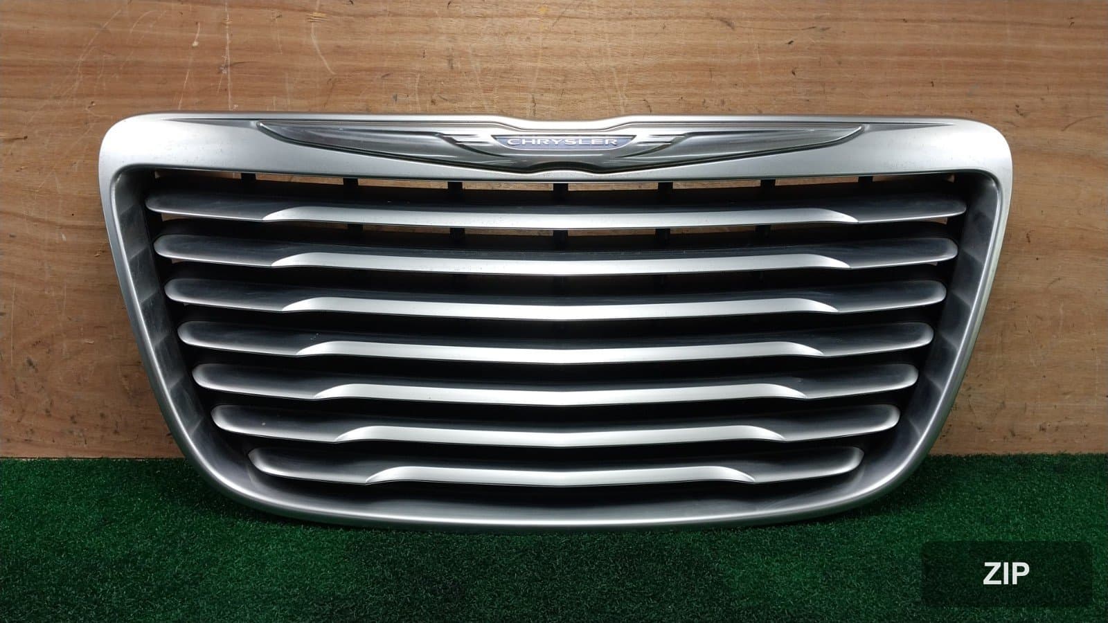 Chrysler The New 300C 2014 — радиаторная решётка 68175174AA