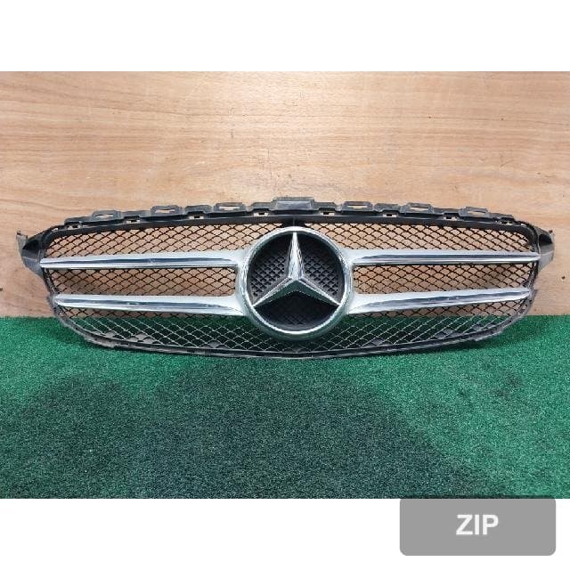 Mercedes-Benz C220 2015 — решетка радиатора A2058800183