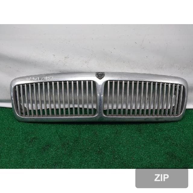 Jaguar XJ6 1995 — решётка радиатора