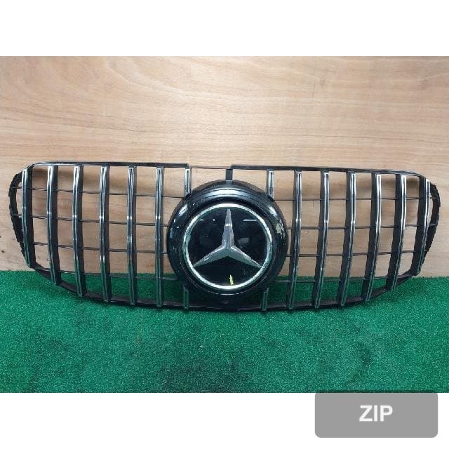 Mercedes-Benz GLE 2020 — решётка радиатора