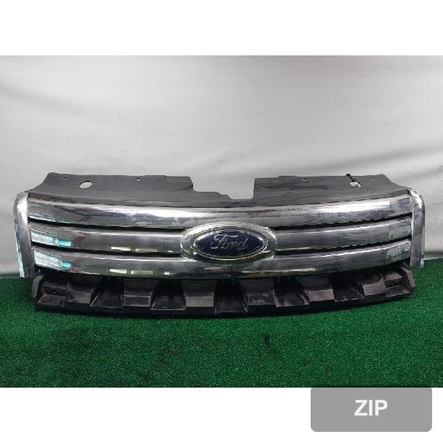 Ford Taurus 2008 — решётка радиатора 8G13-8A164-AD