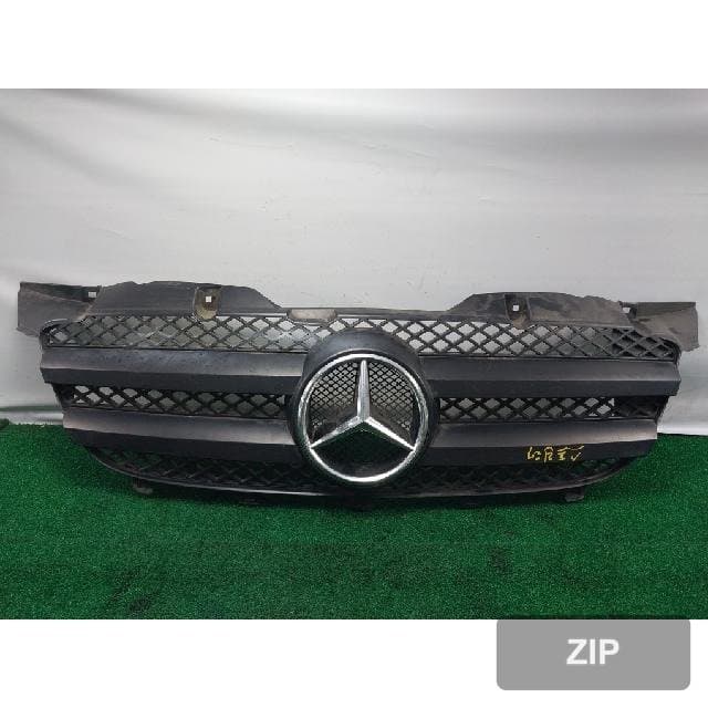 Mercedes-Benz 208 CDI LCV 2010 — решётка радиатора A906 880 03 85
