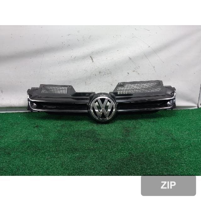 Volkswagen Golf 2008 — решётка радиатора 1K0853655