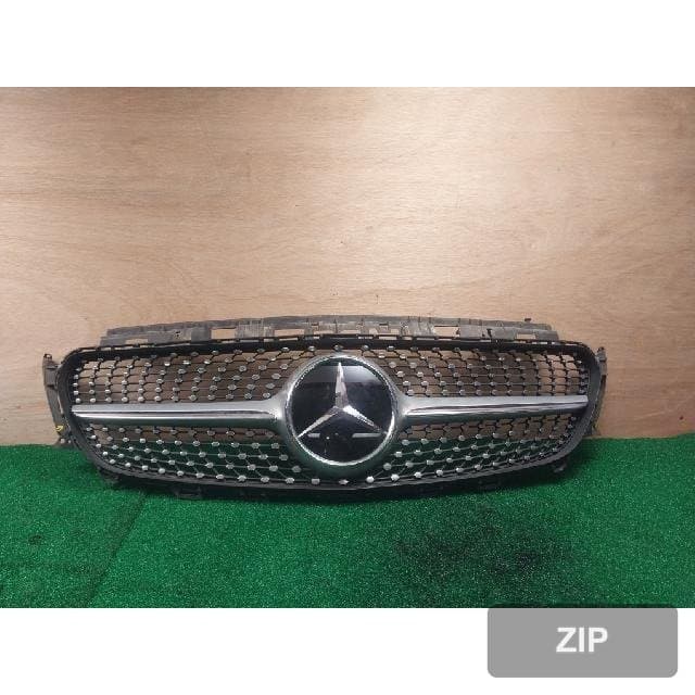 Mercedes-Benz E450 4MATIC Coupe 2020 — радиаторная решетка A2388880300