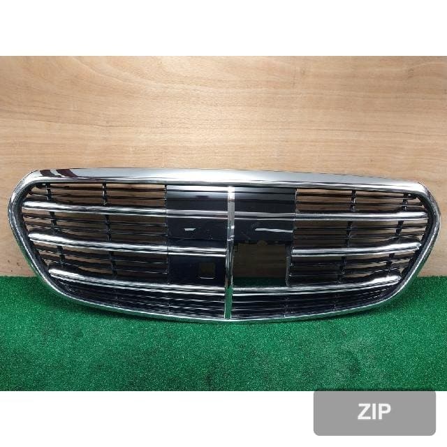 Mercedes-Benz S400 d 2021 — решётка радиатора