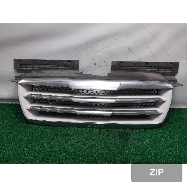 Hyundai Trajet XG 2003 — решётка радиатора 83652-3A000