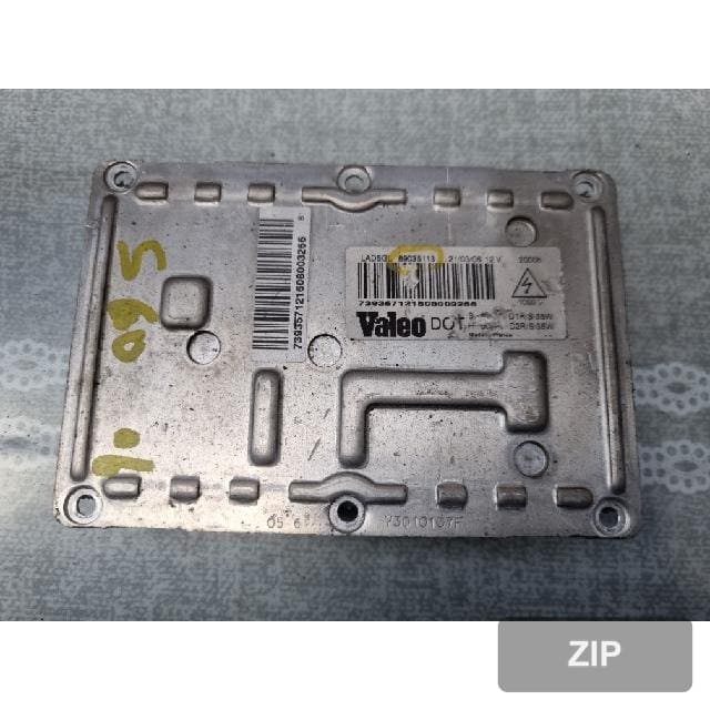 Volvo S60 2006 — блок балласта (HID) 89035113