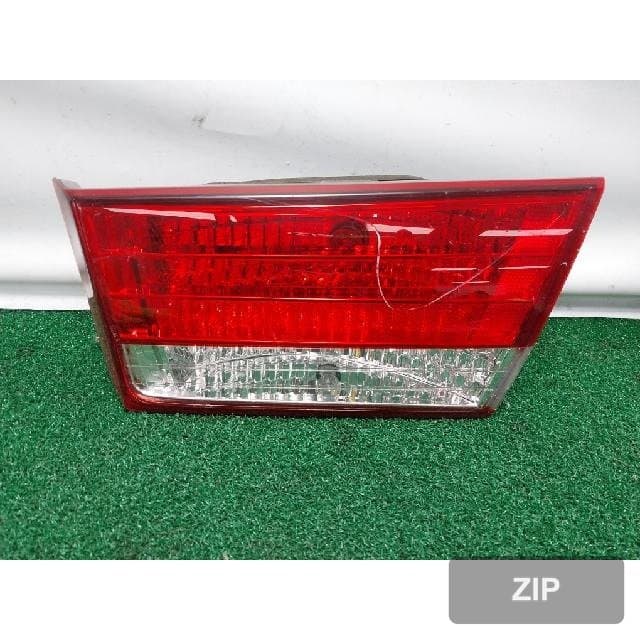 Hyundai NF Sonata 2007 — накладка крышки багажника правая с фонарём 92404-3K0
