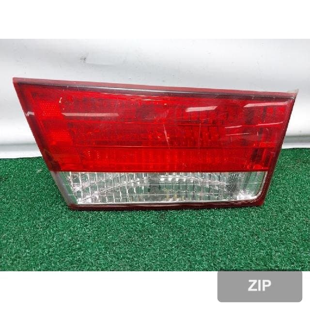 Hyundai NF Sonata 2007 — накладка крышки багажника левая 92403-3K0