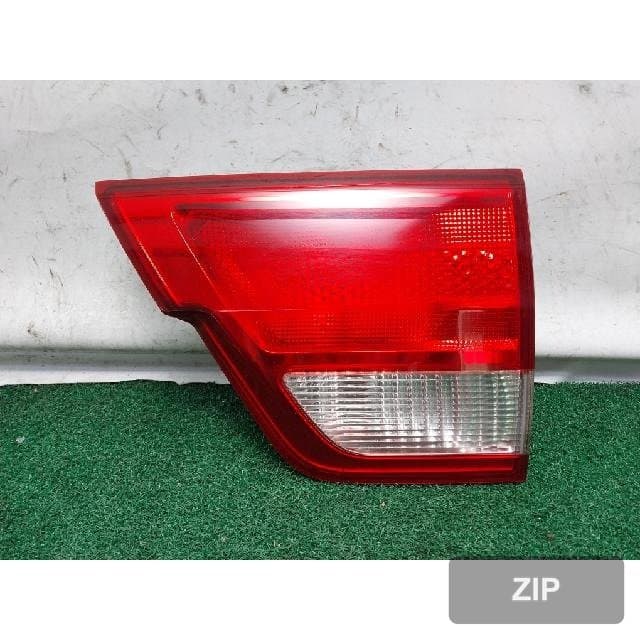 Jeep 3.0 CRD 2011 — наличник крышки багажника правый 57010274AE
