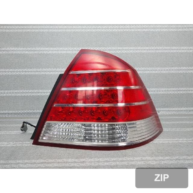 Ford Five Hundred 2006 — задний фонарь правый