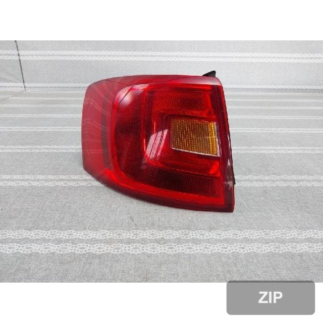 Volkswagen Jetta 2012 — фонарь задний левый