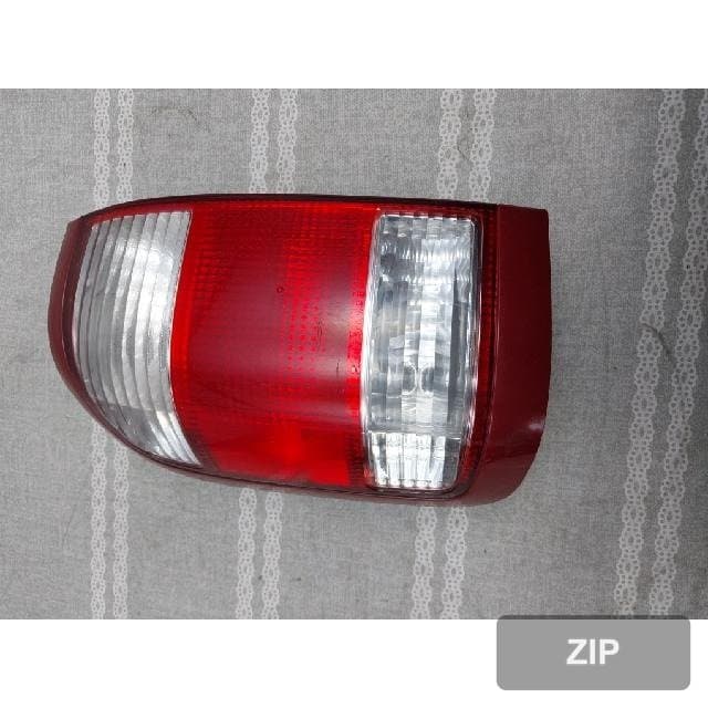 Nissan Pathfinder 2000 — фонарь задний левый