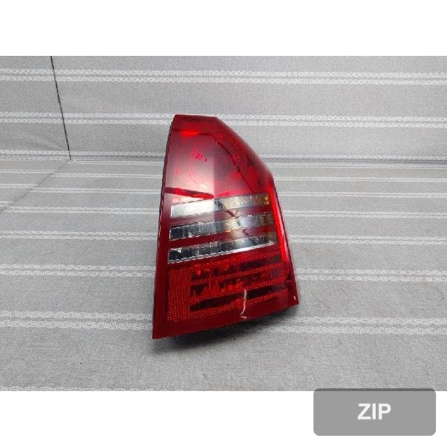 Chrysler 300C 2007 — задний фонарь правый