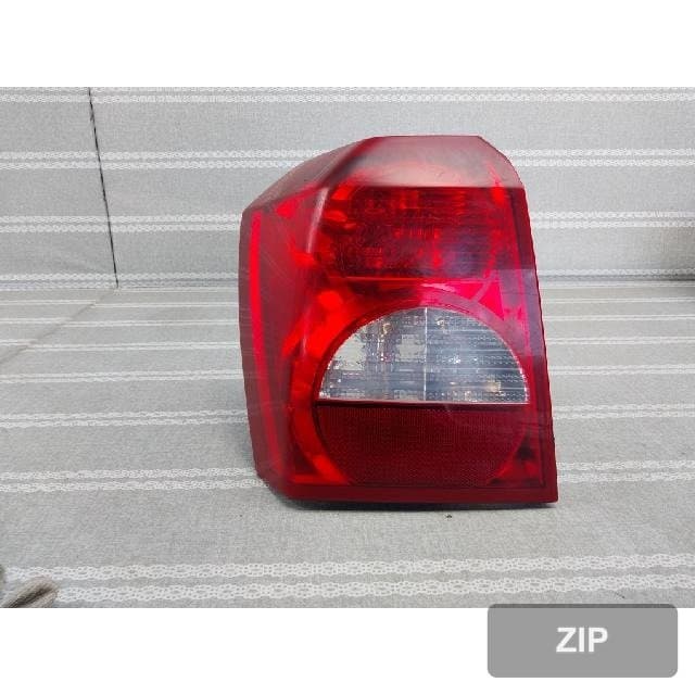 Dodge Caliber 2007 — задний фонарь левый