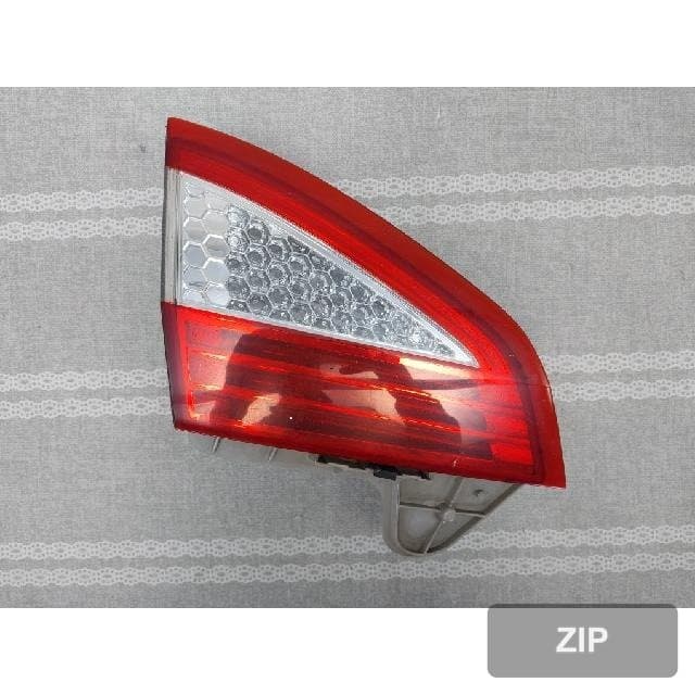 Ford All New Mondeo 2008 — накладка крышки багажника левая