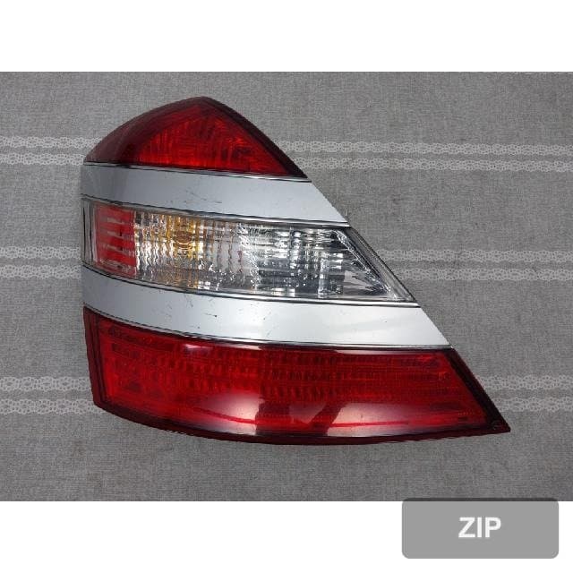 Mercedes-Benz S550L 2007 — задний фонарь левый A221 820 0364