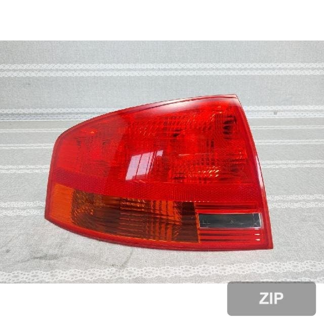 Audi A4 2007 — задний фонарь левый