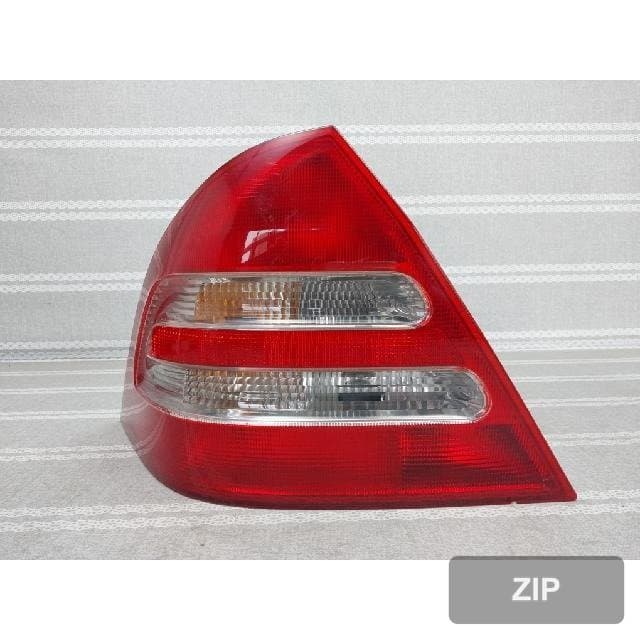 Mercedes-Benz C200 2003 — задний фонарь левый
