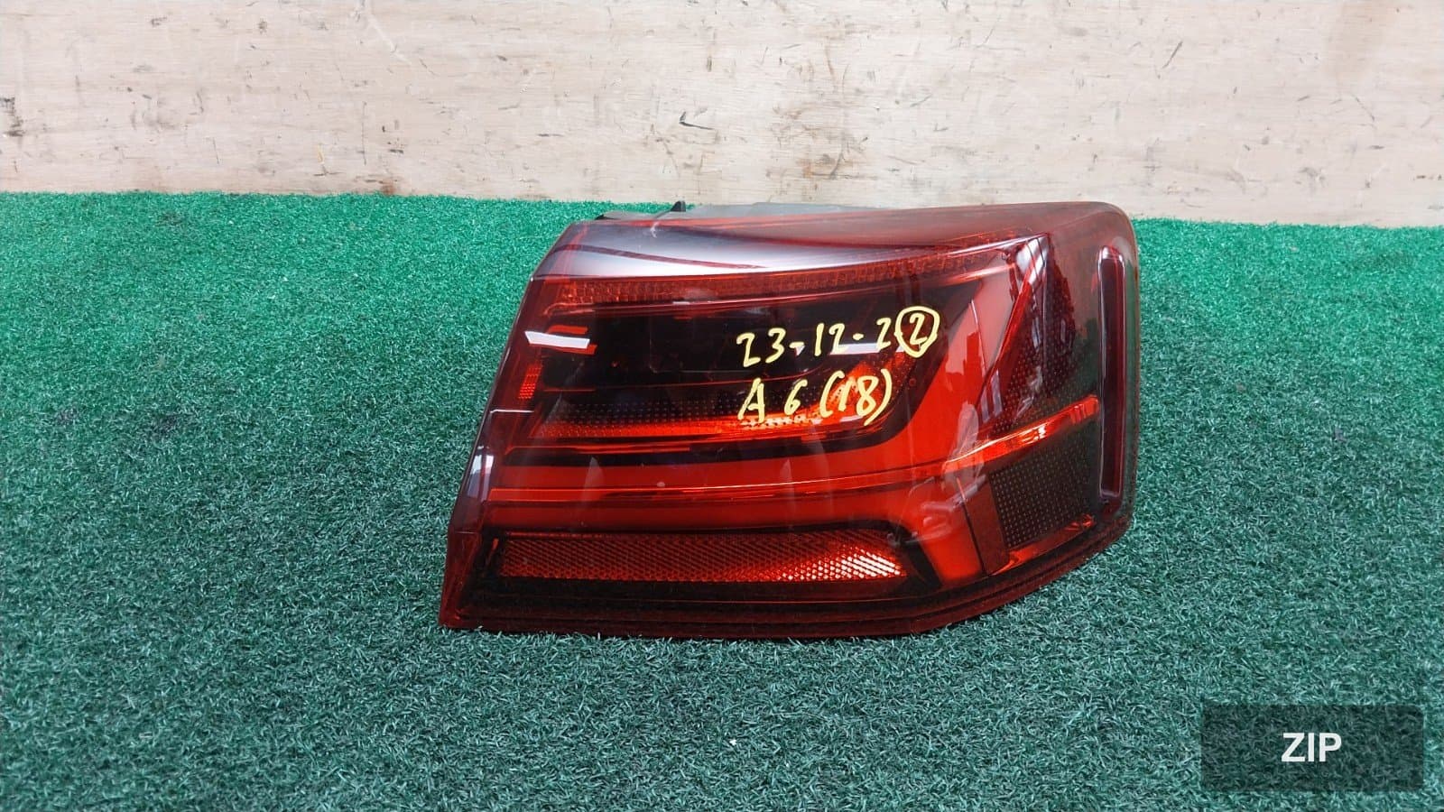 Audi A6 35 TDI 2018 — задний фонарь правый