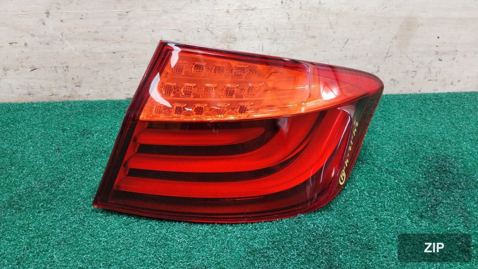 BMW 520d 2012 — задний фонарь правый