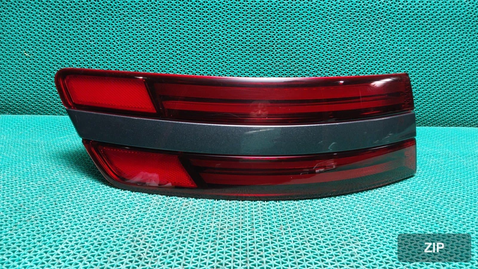 Genesis GV70 2021 — задний фонарь левый 92401AR